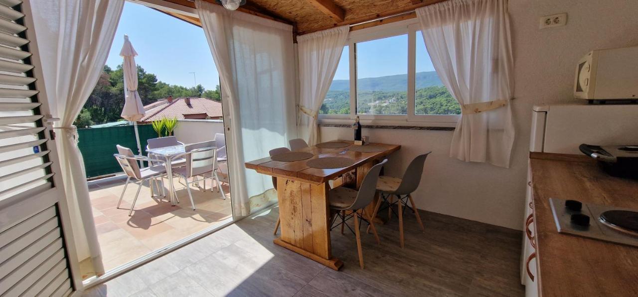 Apartmani Dutkovic Vrboska Exterior foto