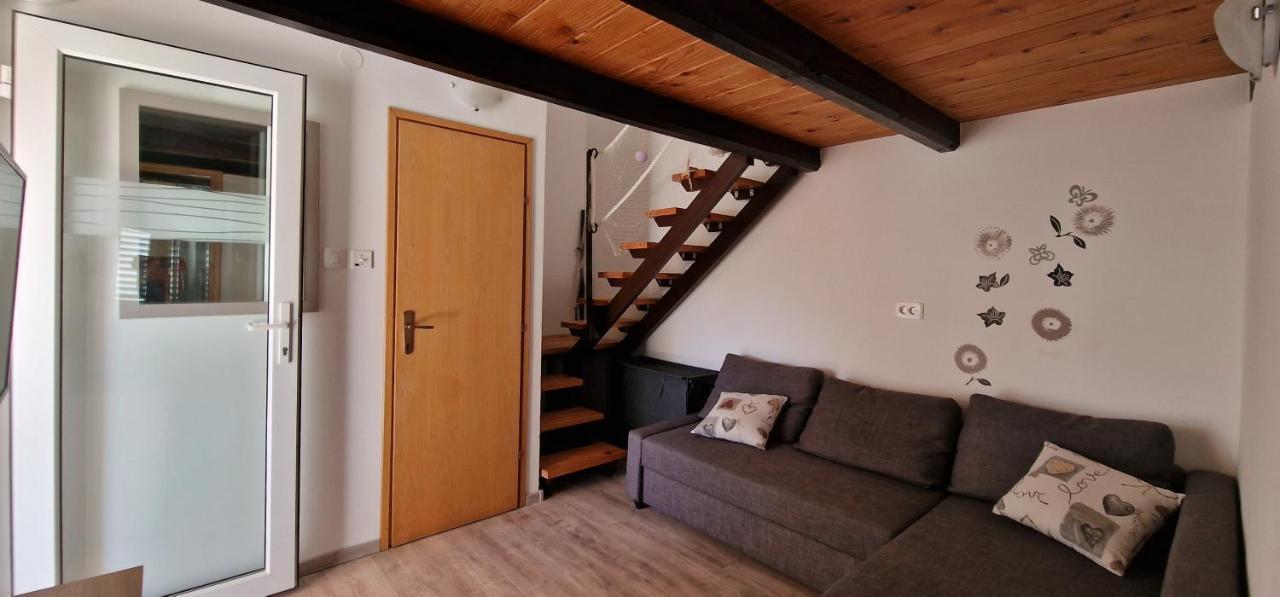 Apartmani Dutkovic Vrboska Exterior foto