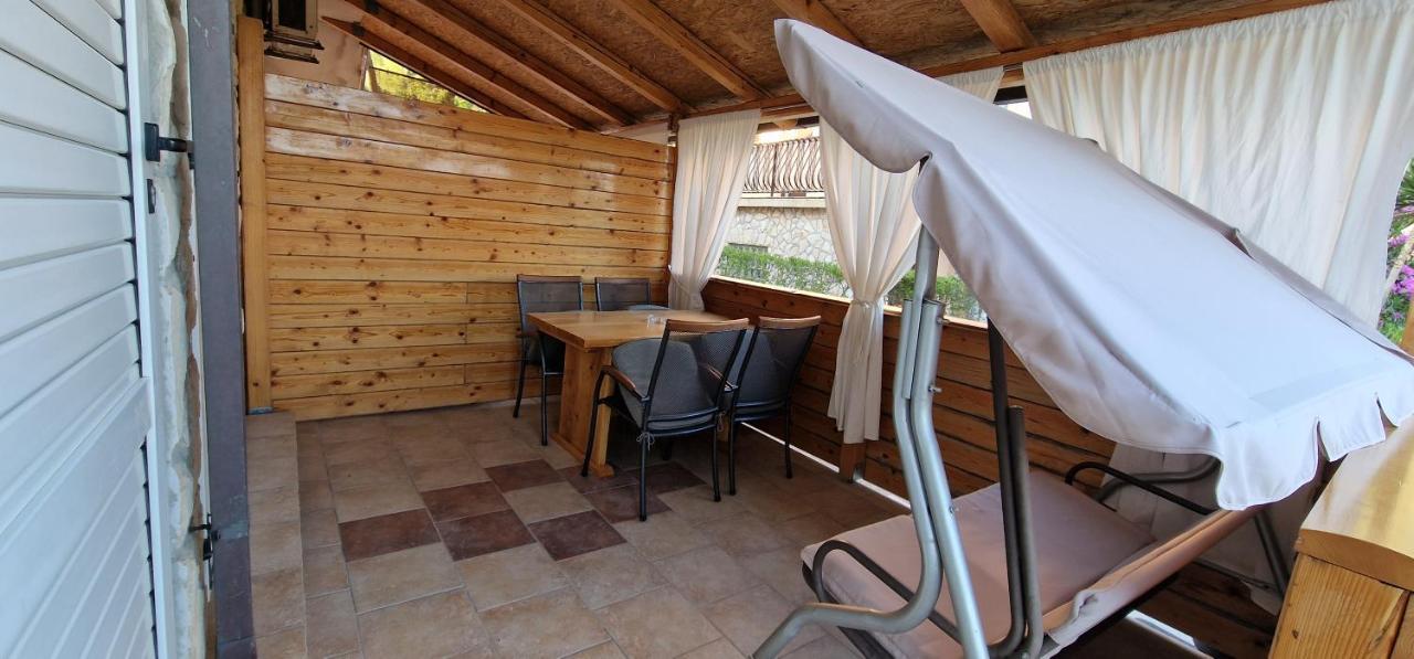 Apartmani Dutkovic Vrboska Exterior foto