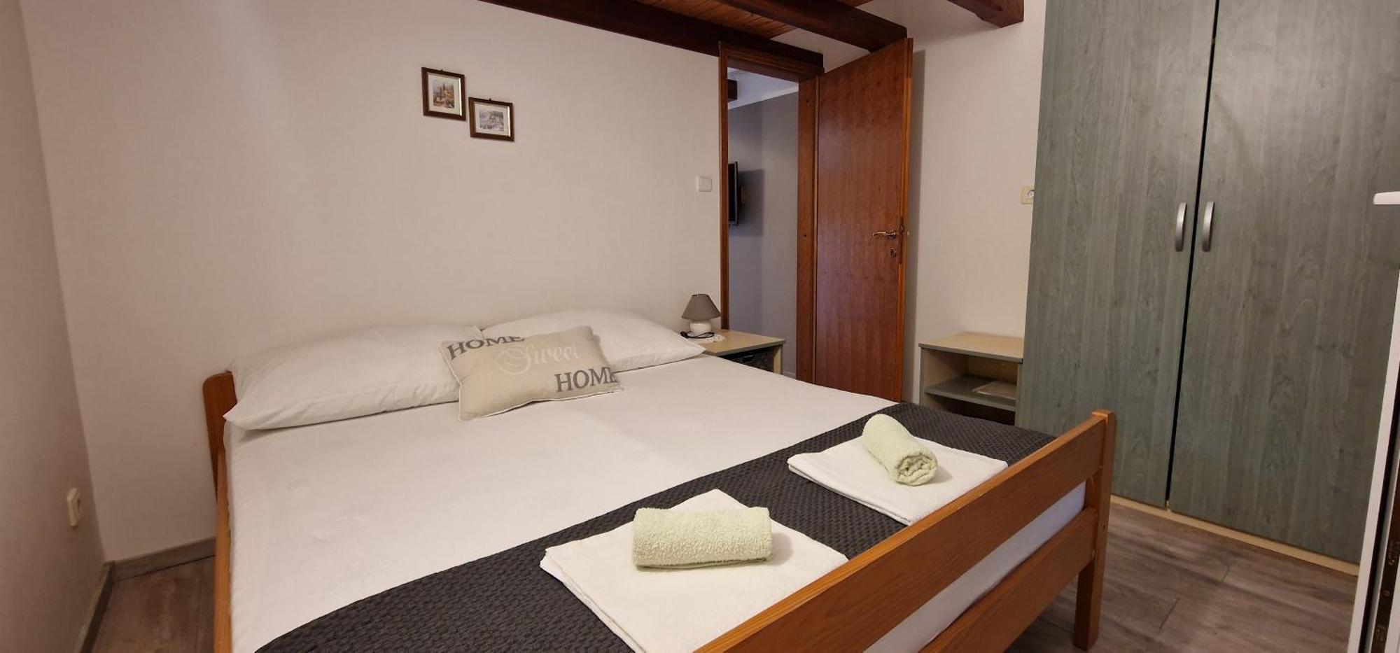 Apartmani Dutkovic Vrboska Exterior foto